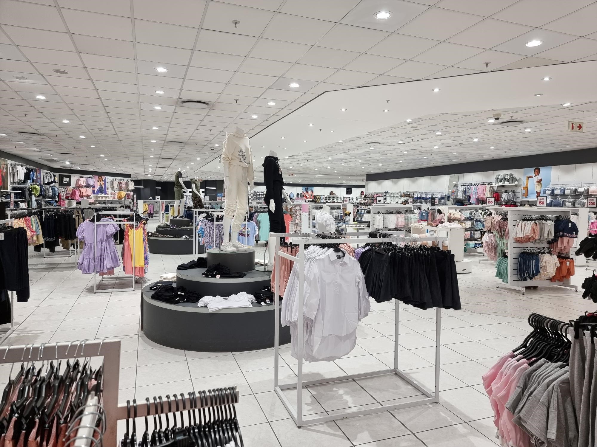 2023_10_Retailability-Lighting_Bloc 2023_10_Retailability-Lighting_Bloc