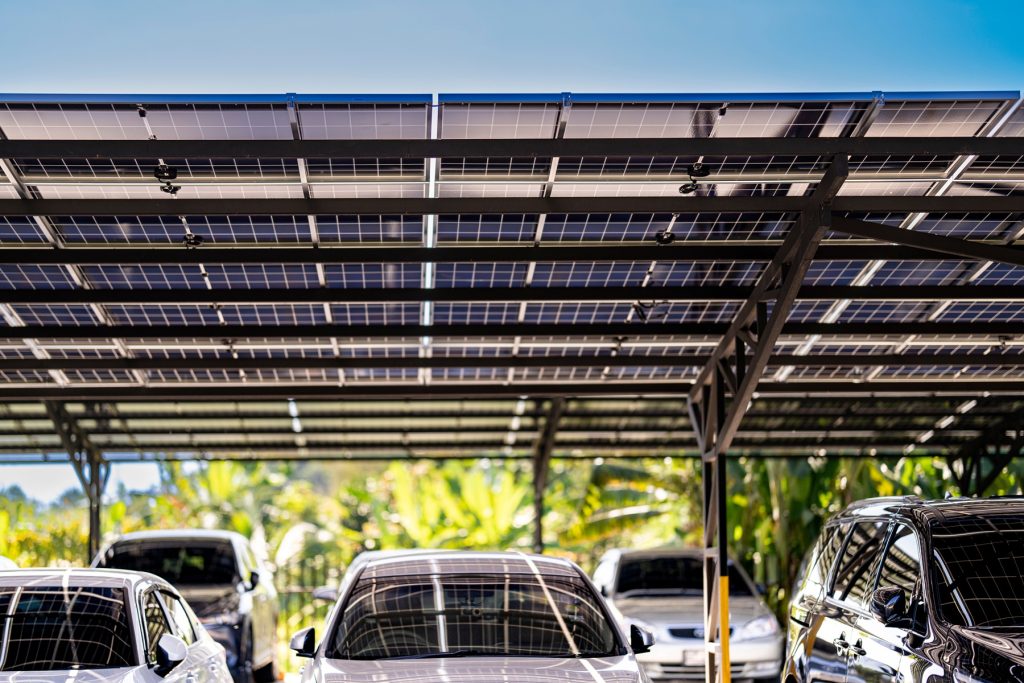 Carporty fotowoltaiczne - wiata solarna dla firm